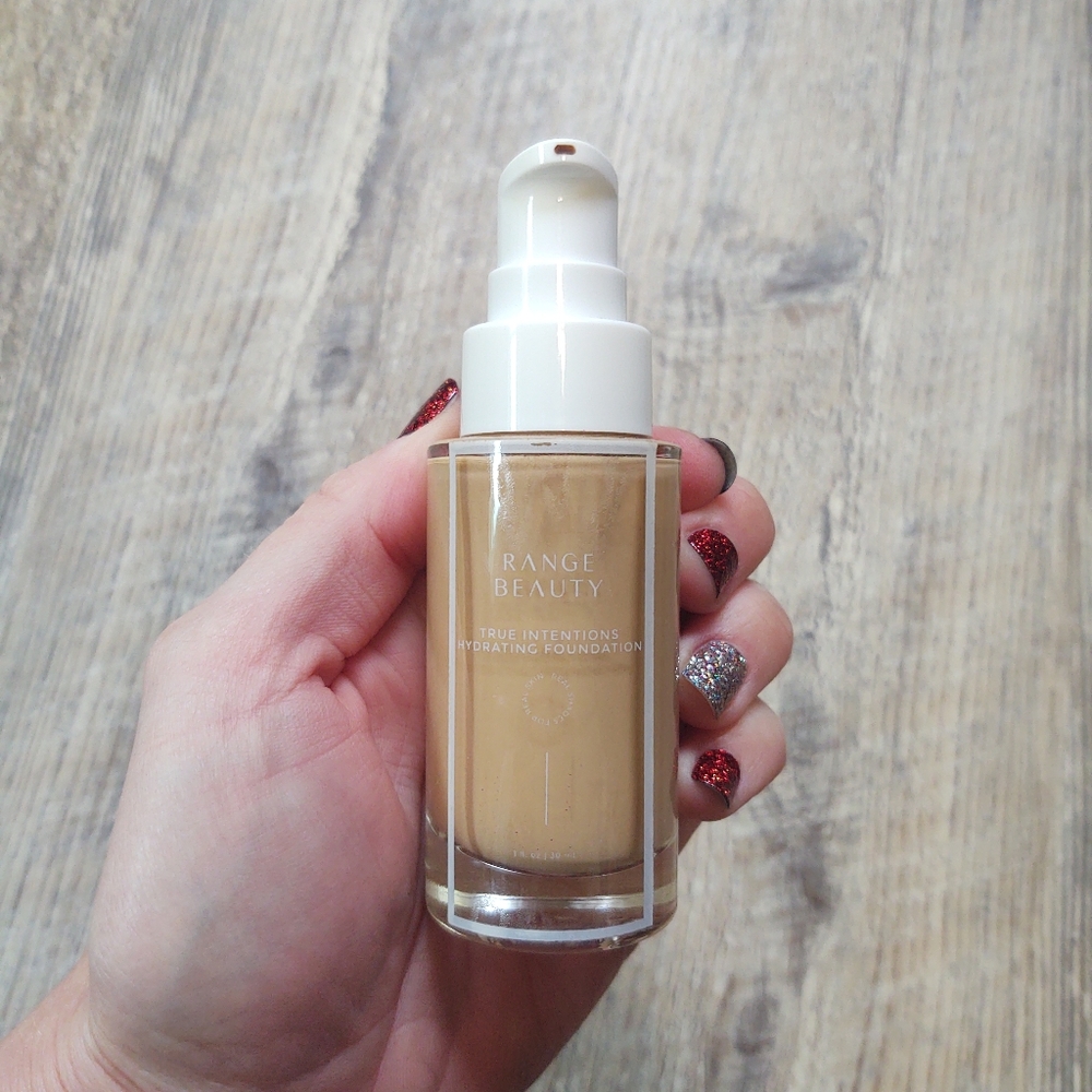 Range Beauty True Intentions Hydrating Foundation (Liquid Sun)